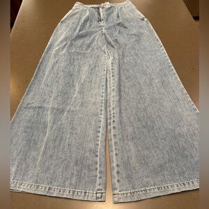 NWOT Pleated Front Wide Leg Jeans Sz: S